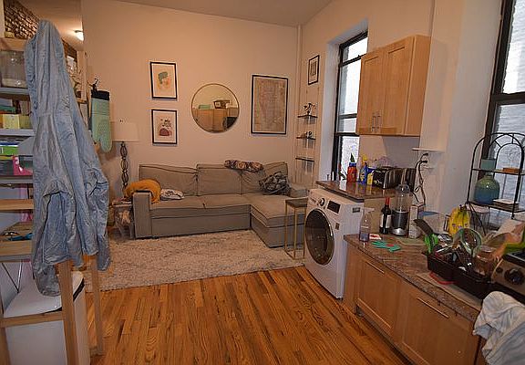 2nd image of 319 E 9th St APT 4
