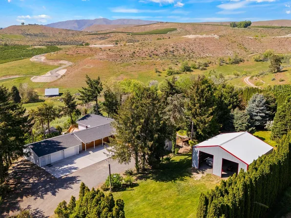 451 Pleasant Valley Pl, Yakima, WA 98908