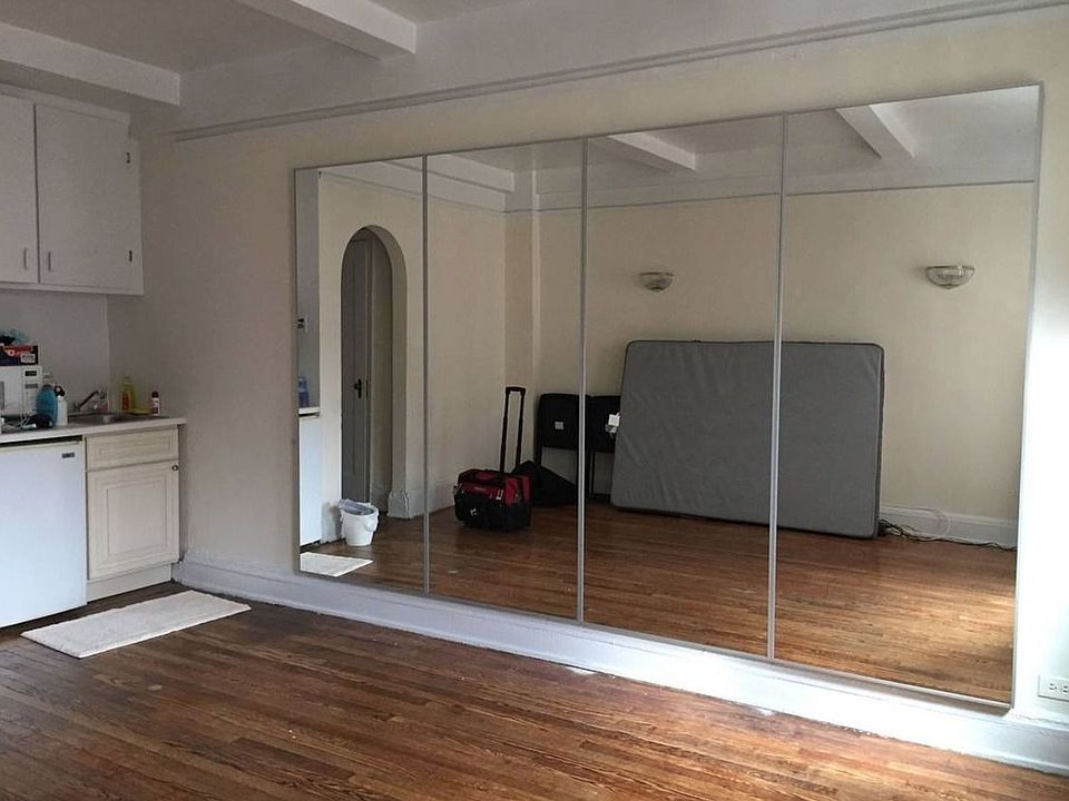 2nd image of 11 Waverly Pl APT 11G