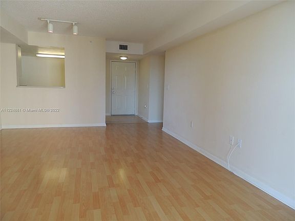 3rd image of 520 Southeast Ave #1613