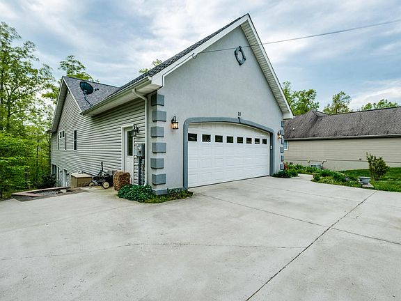 3rd image of 18 Ivydale Ln