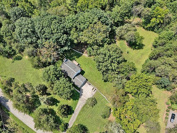5th image of 1382 Deer Creek Dr
