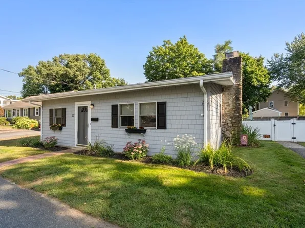 53 Lake Shore Dr, Weymouth, MA 02189