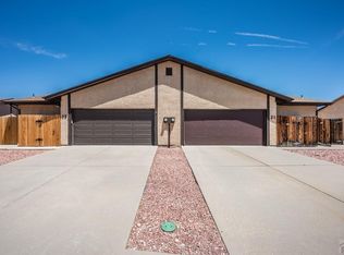 19 Pineridge Ct, Pueblo, CO 81001
