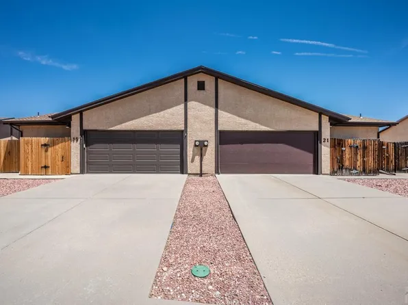 19 Pineridge Ct, Pueblo, CO 81001
