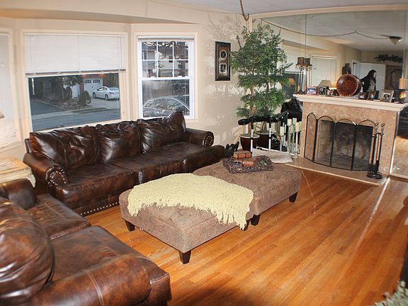 2nd image of 22 McIntosh Ct