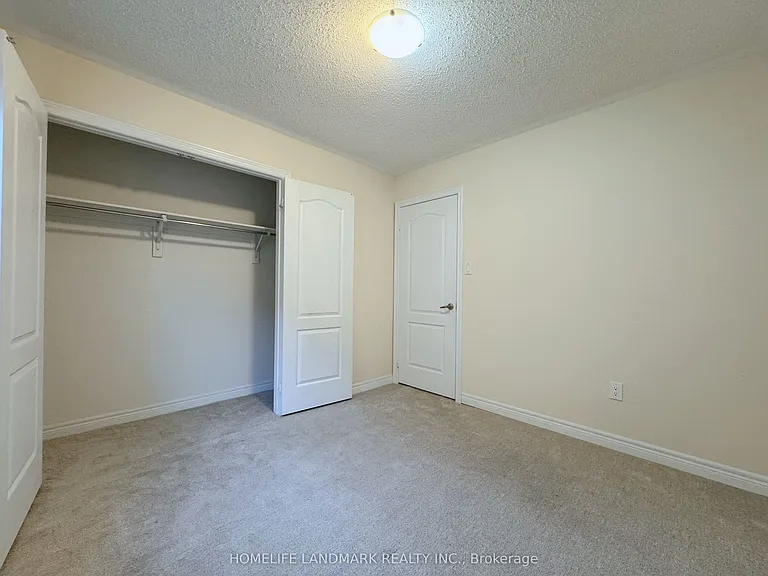 35 Hyacinth St — Photo 23
