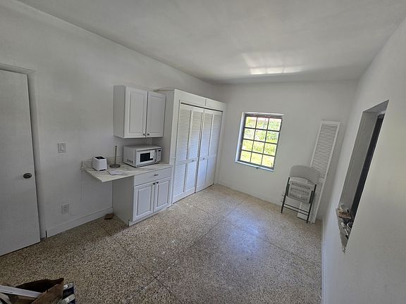 3rd image of 3450 Garden Ave