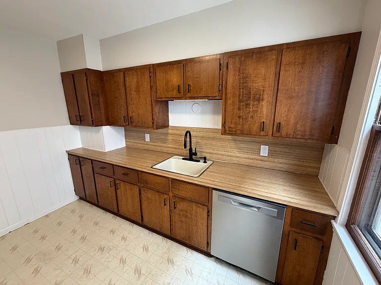 1572 Elmwood Ave #1 — Photo 16