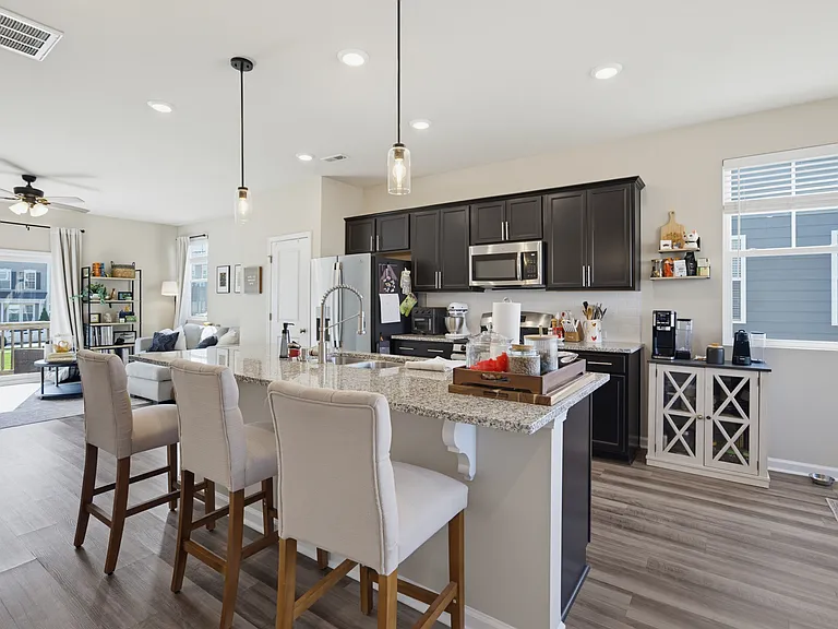 5933 Illuminate Ave — Photo 4