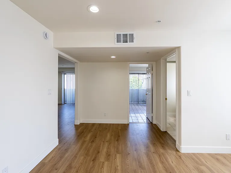 1758 N Alexandria Ave #1758.5 — Photo 19