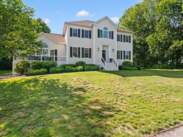 25 Stelyani Dr, Haverhill, MA 01835