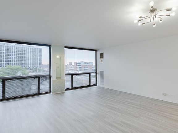 2nd image of 4343 N Clarendon Ave APT 705