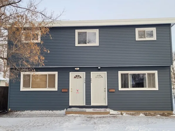 304 21st St NW, Minot, ND 58703