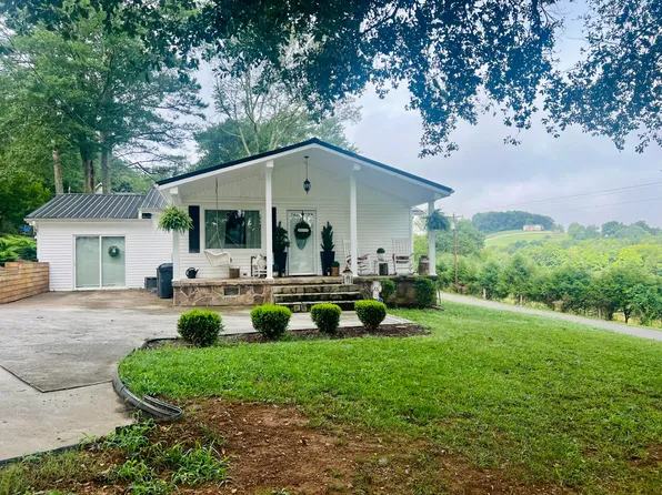 120 Parton St, Bridgeport, AL 35740