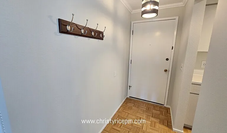 11010 NE 68th St #627 — Photo 5