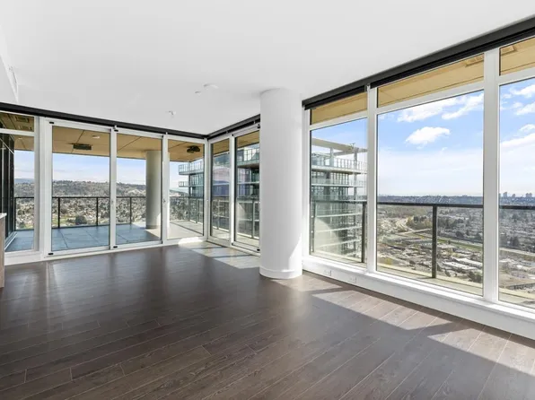 4880 Lougheed Hwy, Burnaby, BC