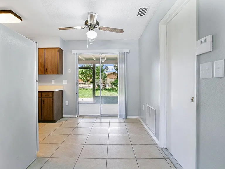 405 Long Dr — Photo 5