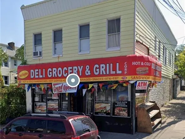 718 Henderson Ave, Staten Island, NY 10310