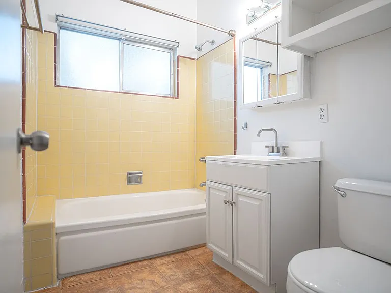 941 N San Vicente Blvd #2 — Photo 9