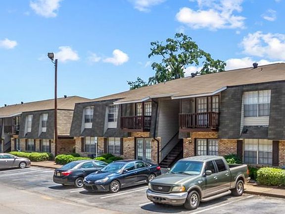 3rd image of 630 5th St NE APT 302