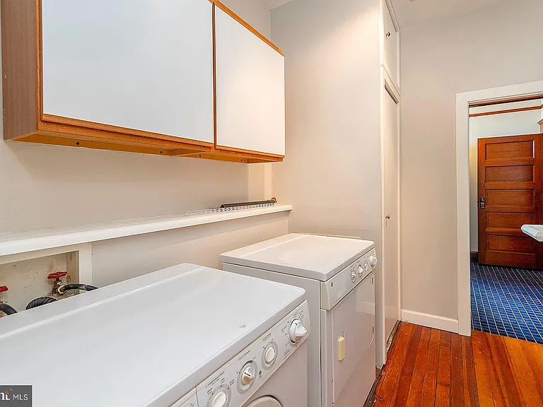 7 N Loudoun St #1/2 — Photo 33