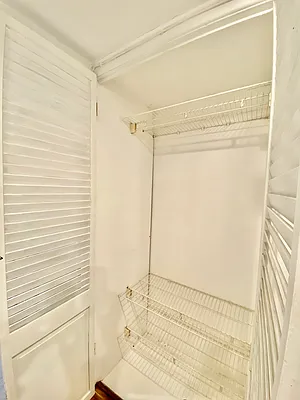 Rented by CMV Realty Inc. | media 27