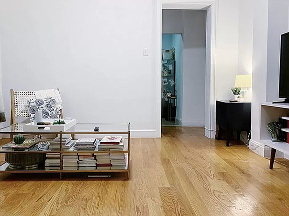 3rd image of 250 Pacific St APT 3