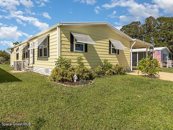 2nd image of 707 Oleander Cir