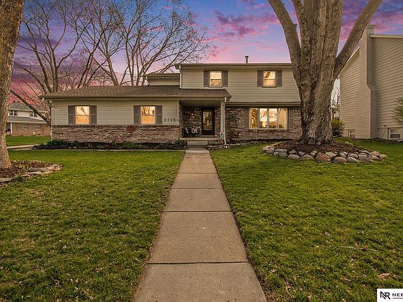 3rd image of 2115 Mayfair Dr