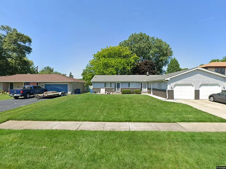 9434 Erie St — Photo 1
