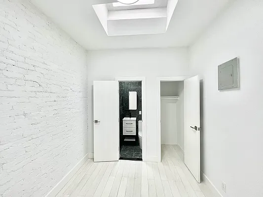 Rented by Bond New York | media 20