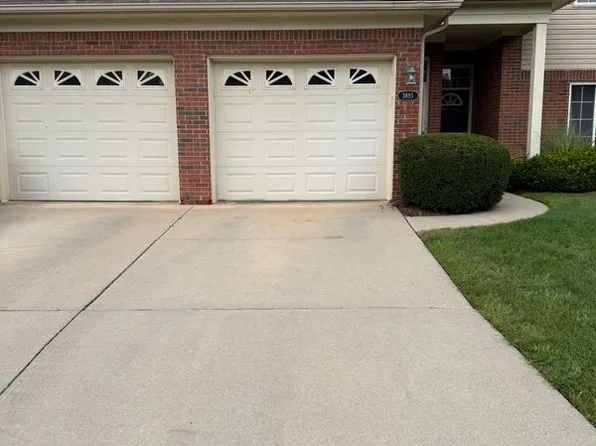 3695 Eagle Creek Dr, Shelby Township, MI 48317
