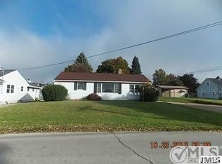 428 Peacock Walk, Jackson, MI 49202