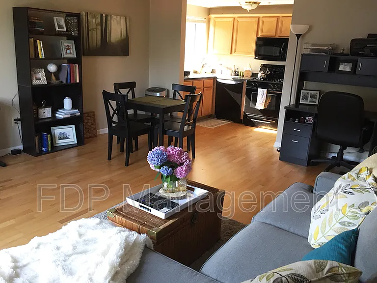 660 East Ave #306 — Photo 1