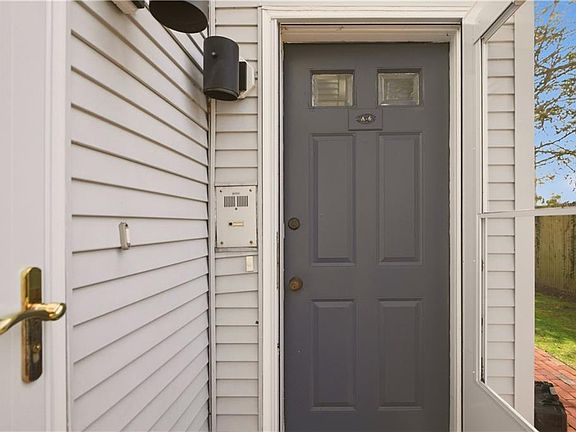 3rd image of 364 Bellevue Ave APT A6
