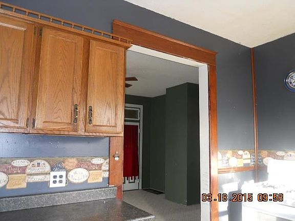 2nd image of 2727 Franklin St