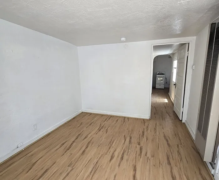 106 Mesa St SE #106 — Photo 2