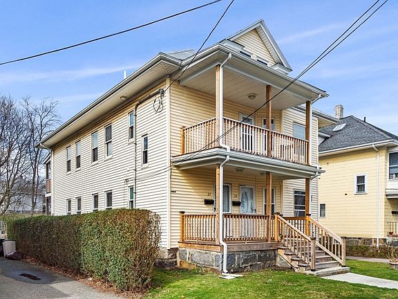 3rd image of 35 Dysart St