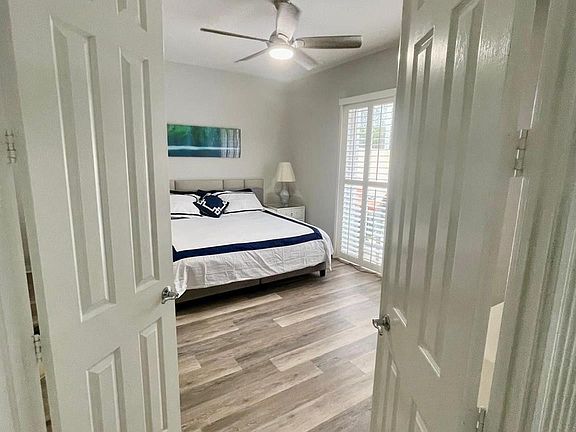 3rd image of 4975 Garden Drive