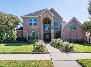501 Springhill Dr, Hurst, TX 76054