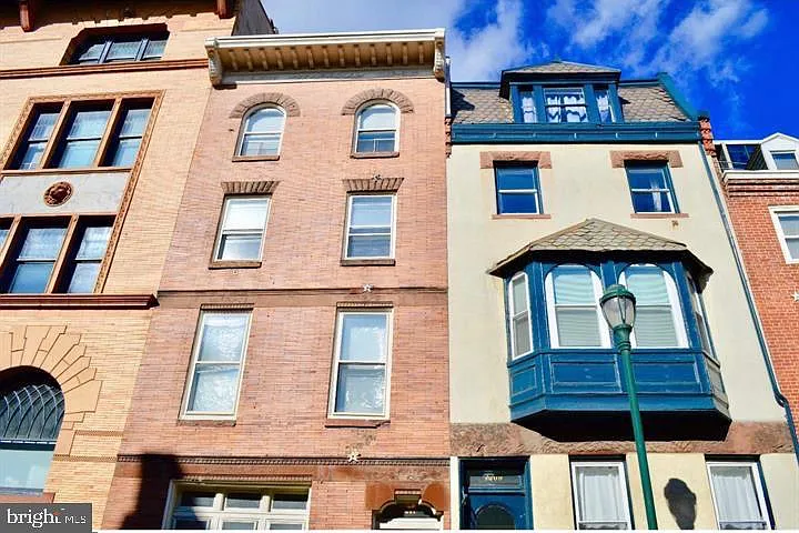 1211 Locust St #3F
