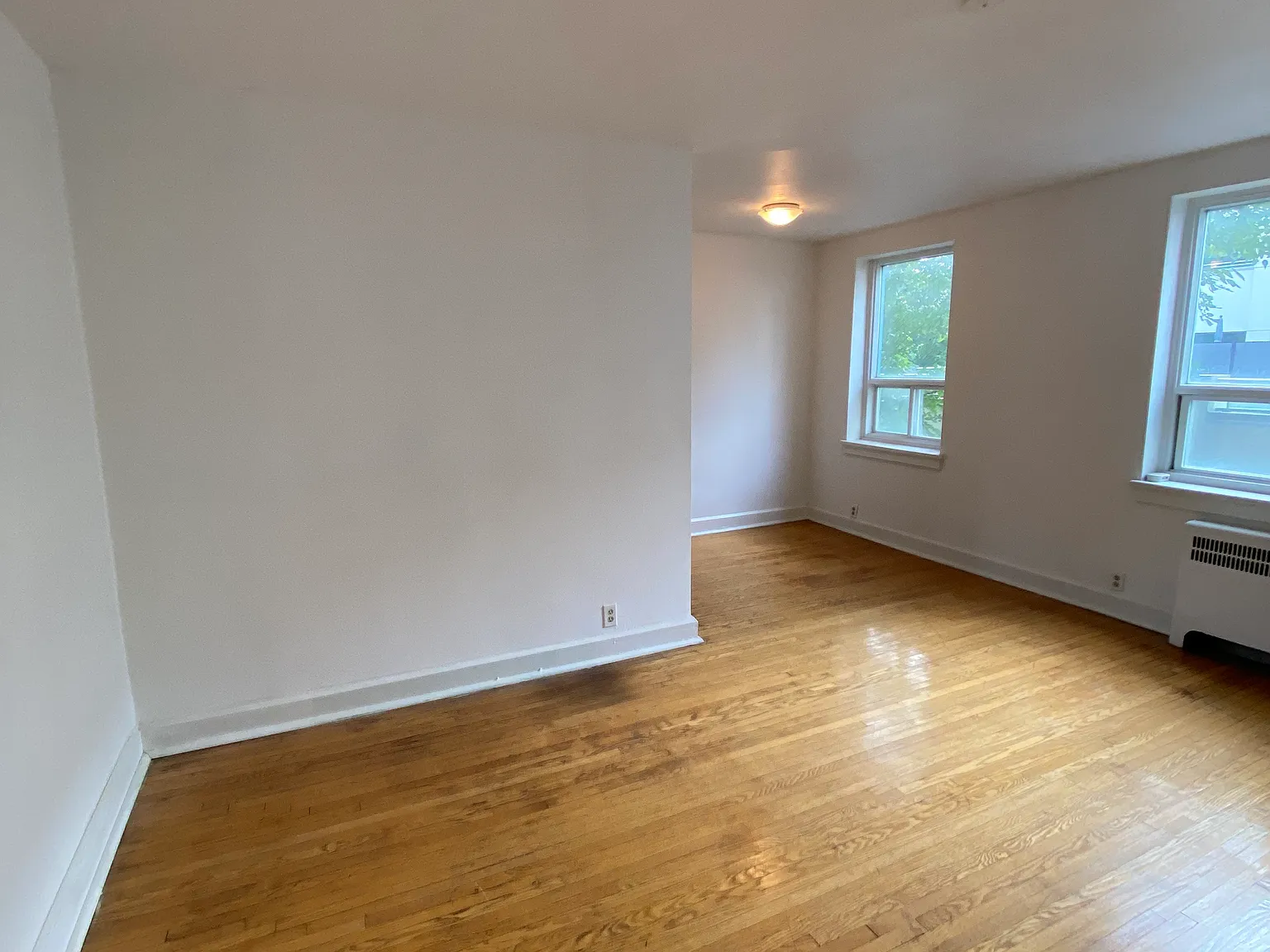 1233 Yonge Street Toronto — Photo 3