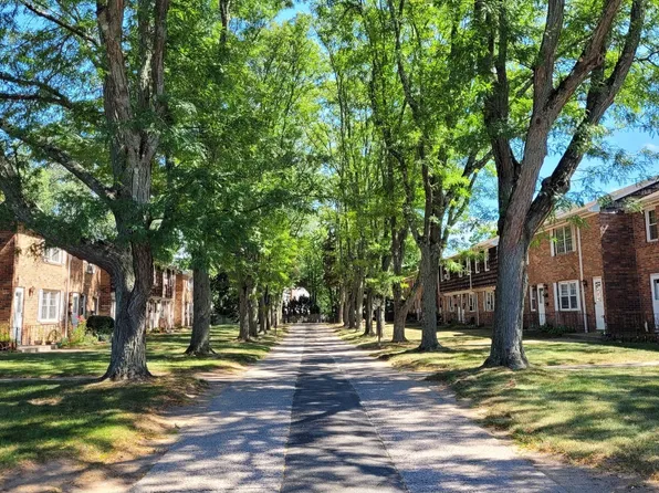 30 Diamond Avenue #18, Plainville, CT 06062