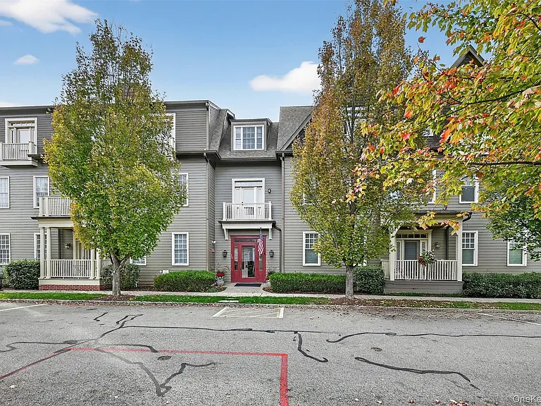 15 Cropsey St #15-3A — Photo 2