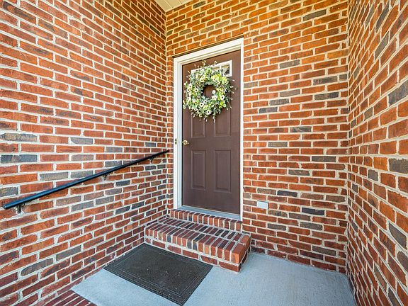 4th image of 1434 Valley Vista Ln