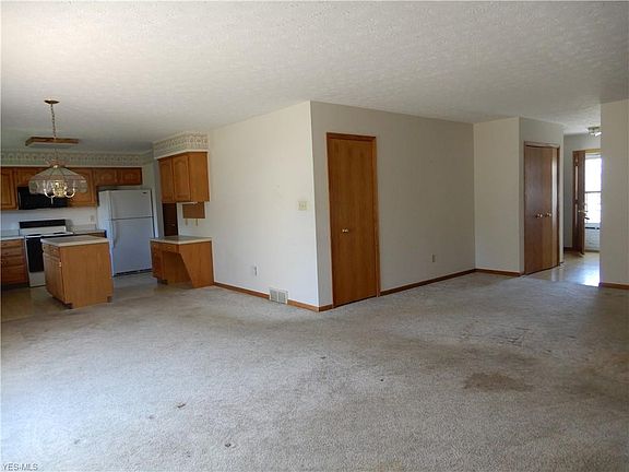 4th image of 162 Park Place Dr