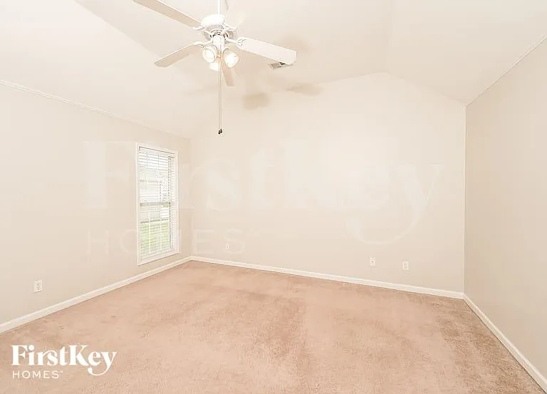 138 Village Dr — Photo 9
