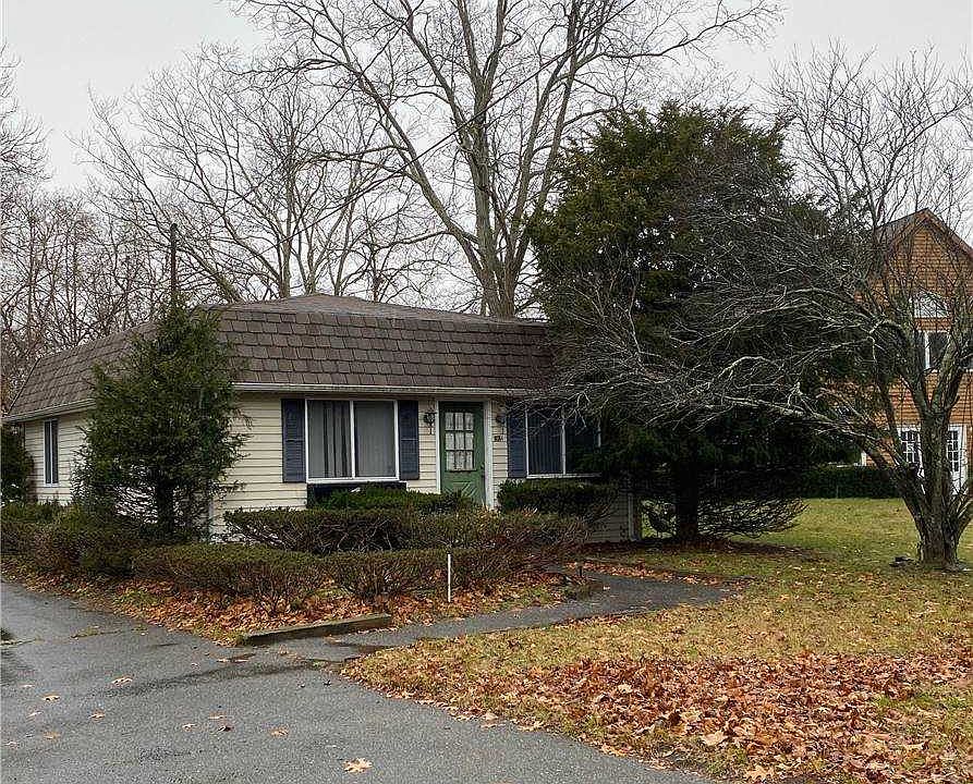 1st image of 474 Montauk Hwy