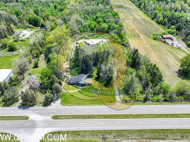 10149 Corunna Rd — Photo 19